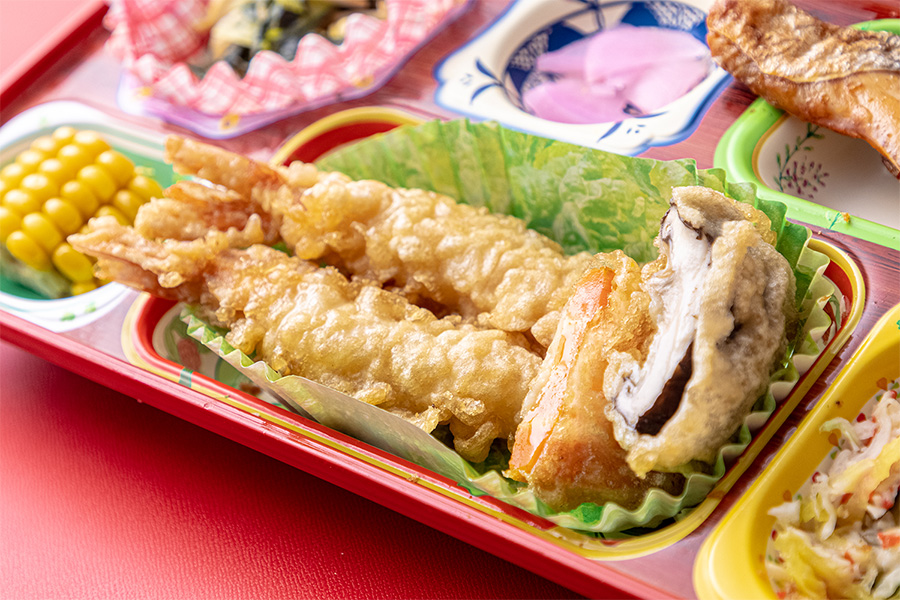 天ぷら盛り合わせ弁当の写真